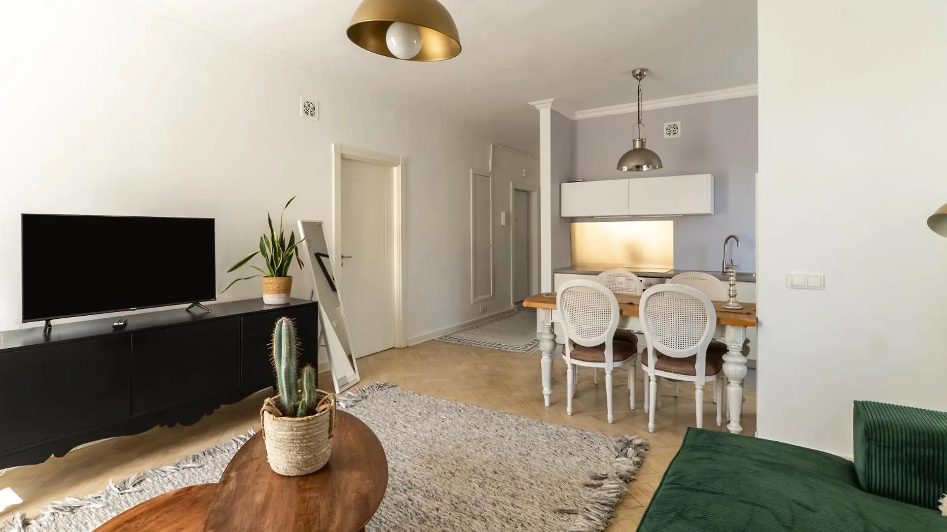 Warsaw Concierge Grochowska 0*,  Poland